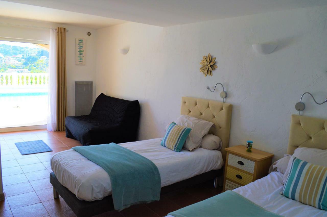 Villa La Terre Des Lauriers วาลูริส ภายนอก รูปภาพ